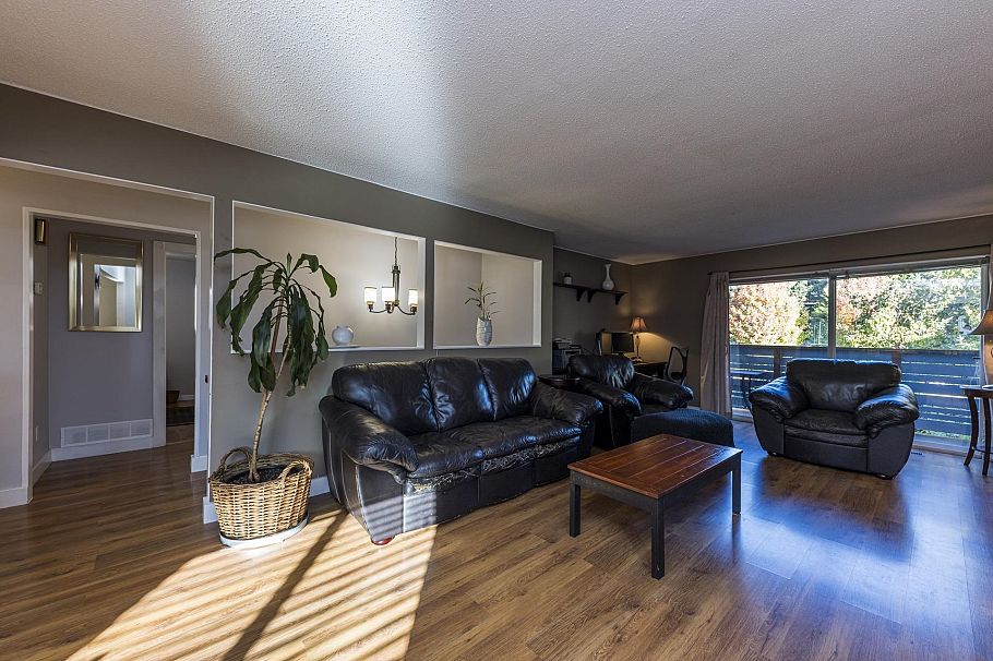 741 E 18th Street North Vancouver, BC - 5