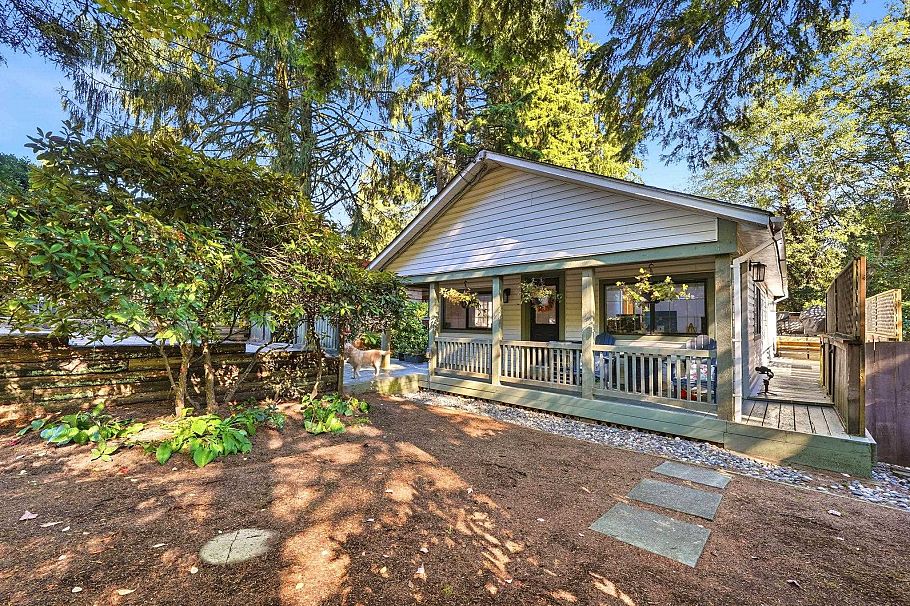 1720 Deep Cove Road North Vancouver, BC - 4