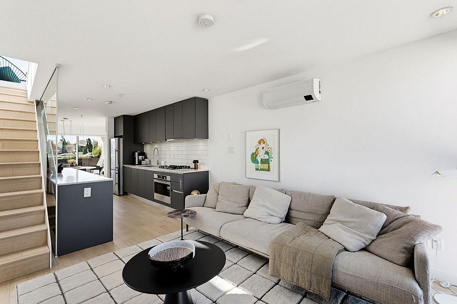 309 1647 E Pender Street Vancouver, BC - 4