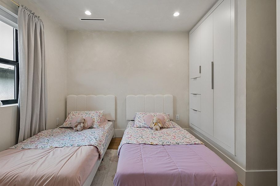 1014 E 16th Avenue Vancouver, BC - 29