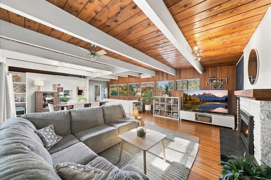 2363 Windridge Drive North Vancouver, BC - 23