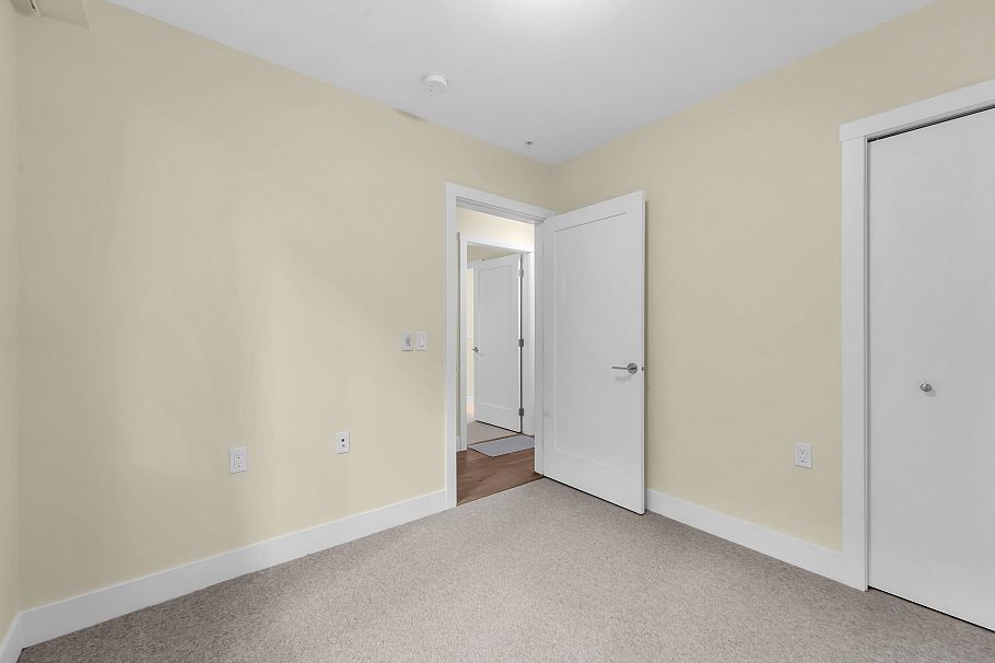 7637 Yukon Street Vancouver, BC - 24