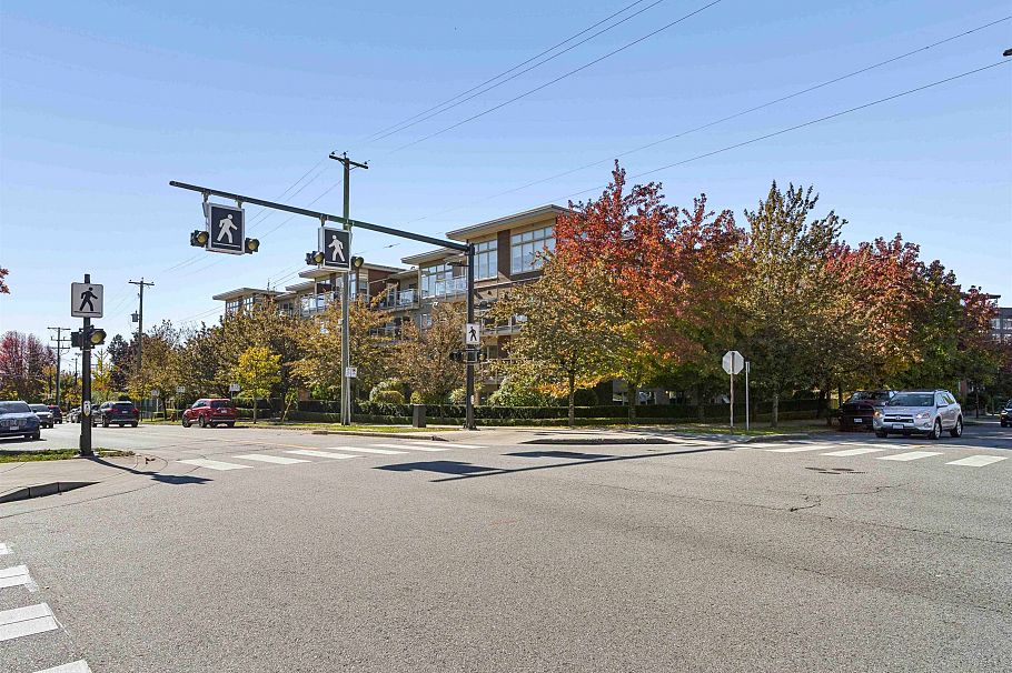 109 1033 St. Georges Avenue North Vancouver, BC - 22