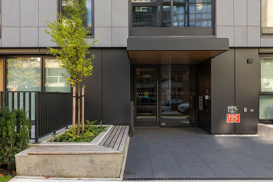702 1530 W 6th Avenue Vancouver, BC - 31
