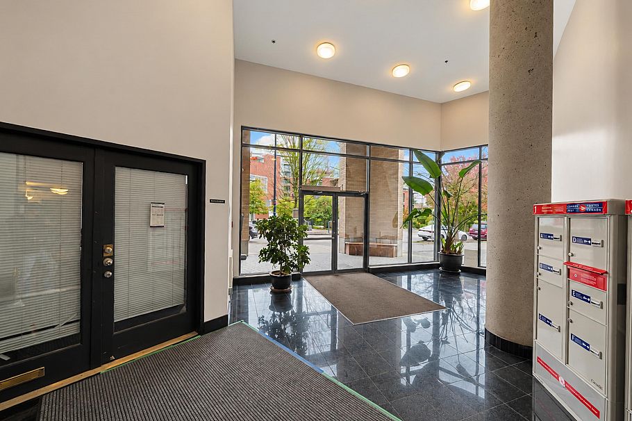 402 288 E 8th Avenue Vancouver, BC - 5