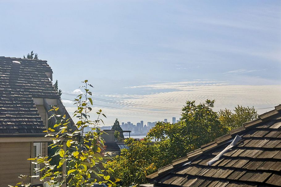 3 230 W 15th Street North Vancouver, BC - 22