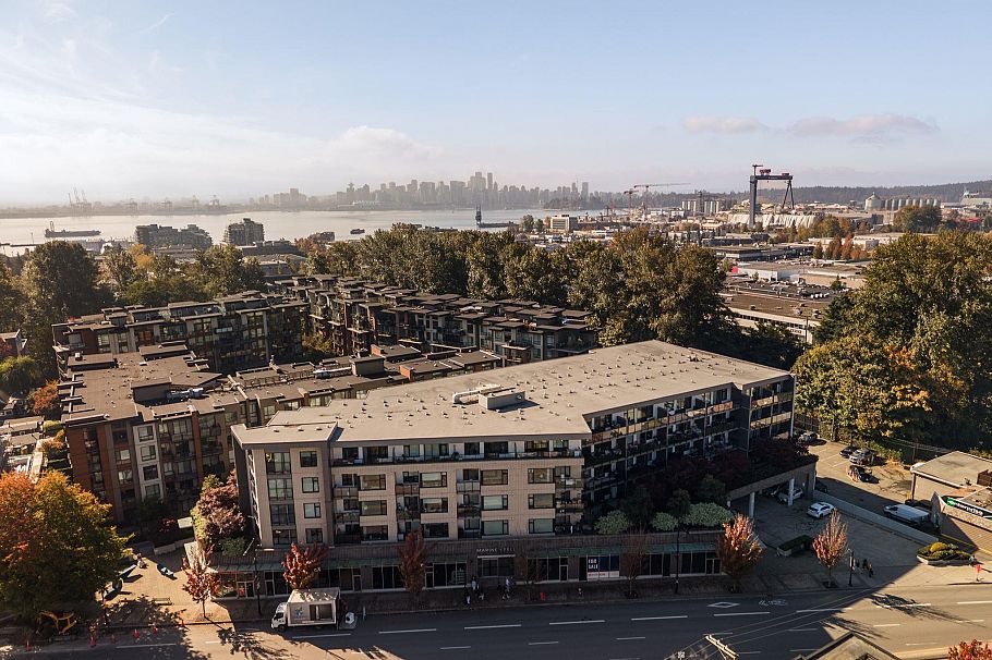 403 725 Marine Drive North Vancouver, BC - 21