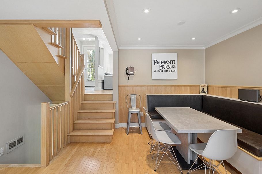 3 230 W 15th Street North Vancouver, BC - 4