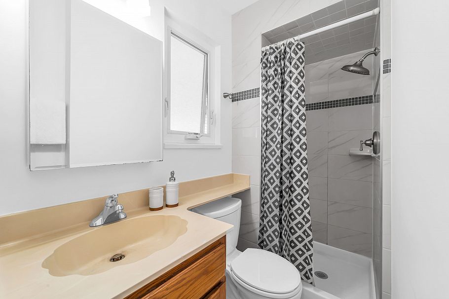 8377 Shaughnessy Street Vancouver, BC - 10