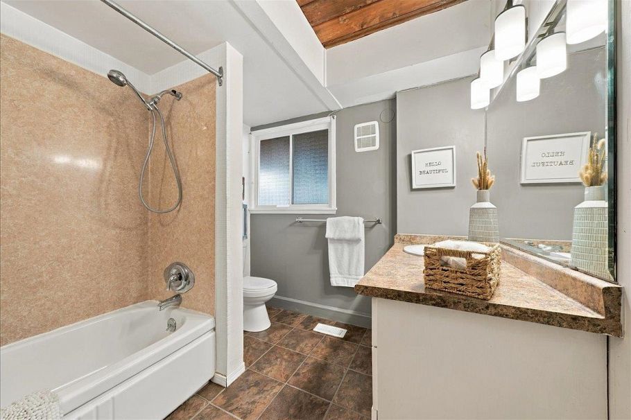 2363 Windridge Drive North Vancouver, BC - 16