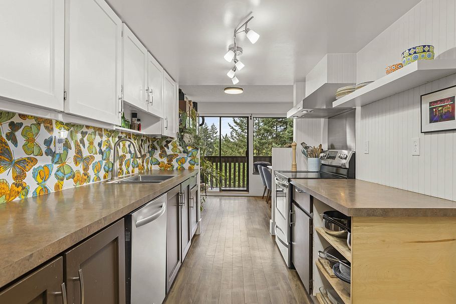 1185 Lillooet Road North Vancouver, BC - 22