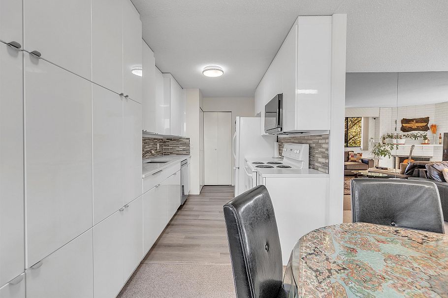 205 1610 Chesterfield Avenue North Vancouver, BC - 10