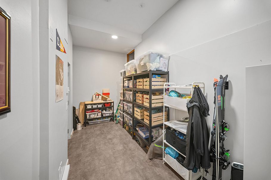 18 222 E 5th Street North Vancouver, BC - 31