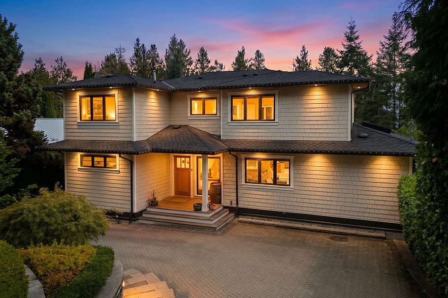 540 Brand Street North Vancouver, BC - 1