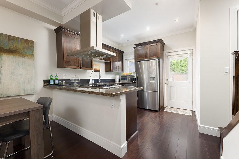 1288 E 24th Avenue Vancouver, BC - 8