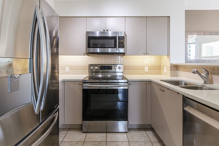 606 1277 Nelson Street Vancouver, BC - 10