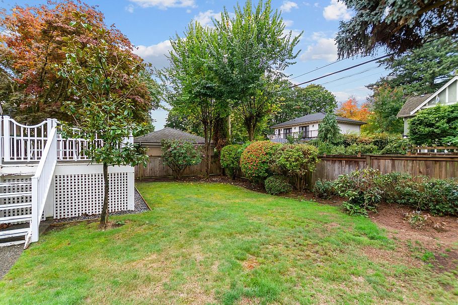 5861 Adera Street Vancouver, BC - 32