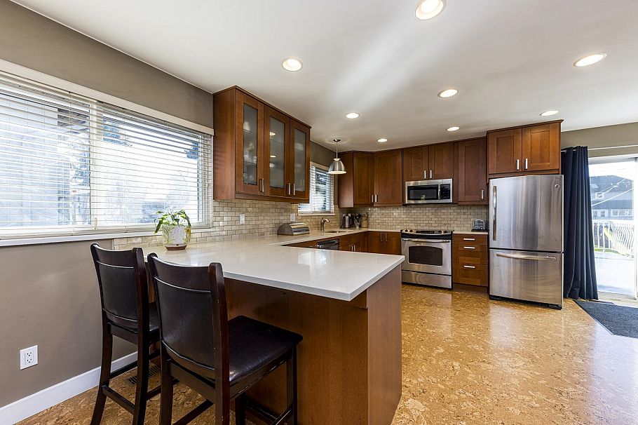 741 E 18th Street North Vancouver, BC - 9
