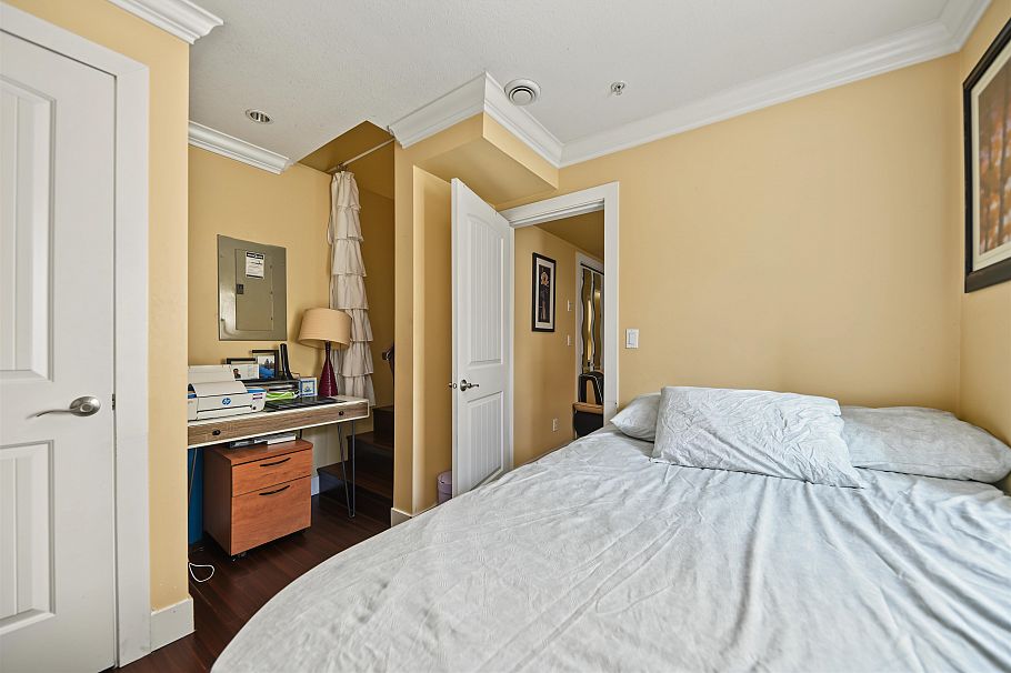 1124 E 12th Avenue Vancouver, BC - 14