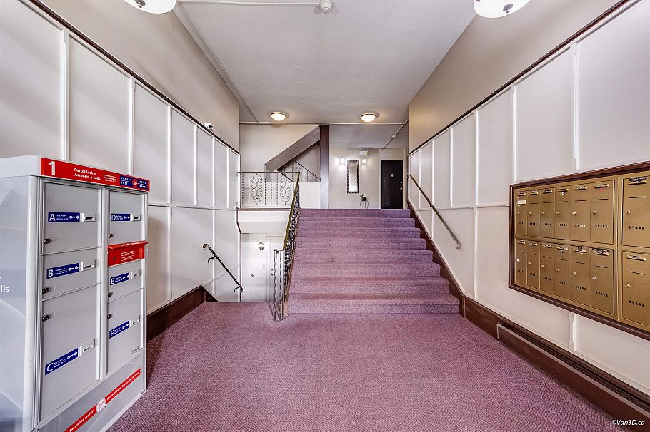 111 235 E 13th Street North Vancouver, BC - 23