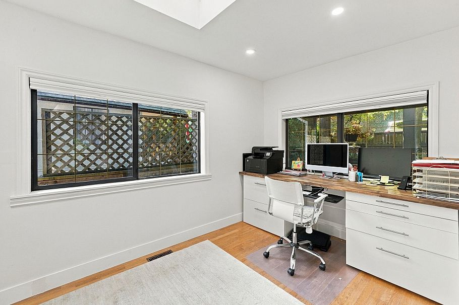 1720 Deep Cove Road North Vancouver, BC - 19