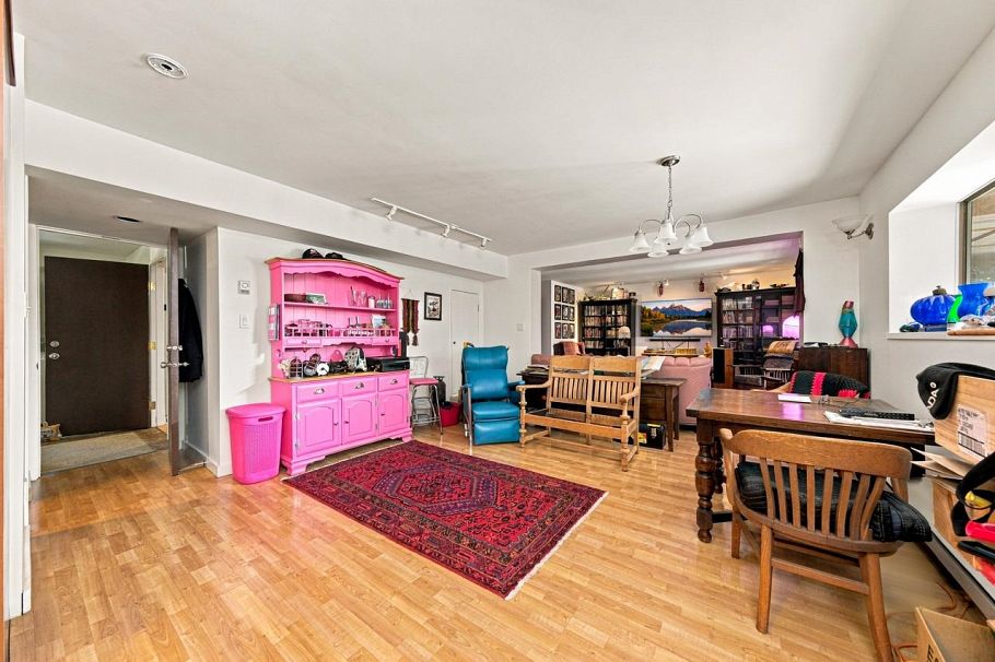 950 Tollcross Road North Vancouver, BC - 20