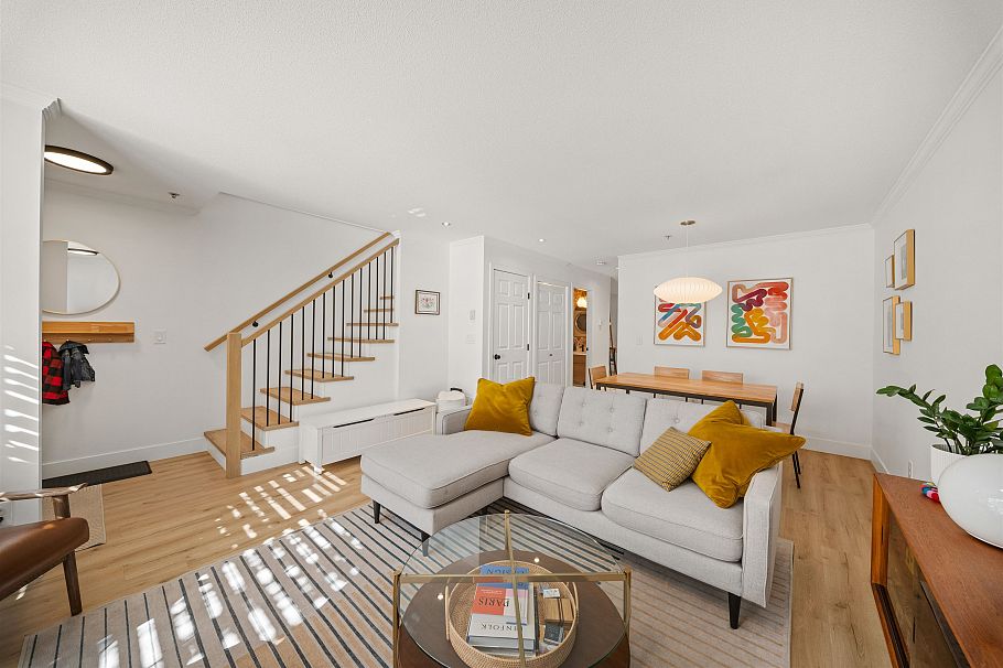 18 222 E 5th Street North Vancouver, BC - 5