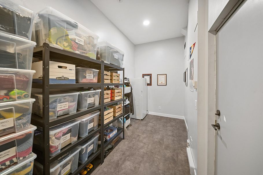 18 222 E 5th Street North Vancouver, BC - 32
