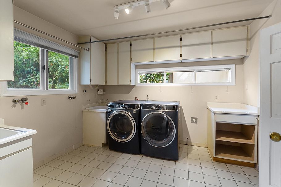 5861 Adera Street Vancouver, BC - 13