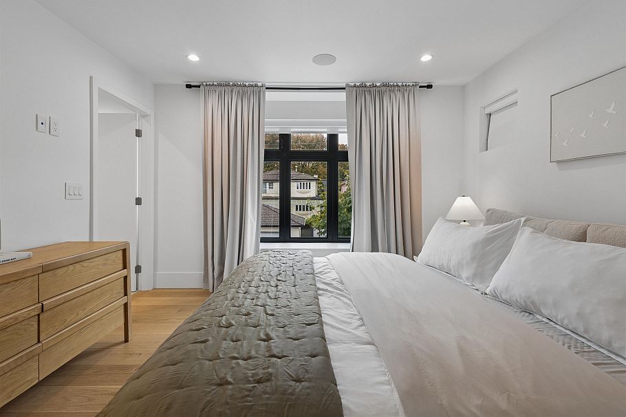 1014 E 16th Avenue Vancouver, BC - 22