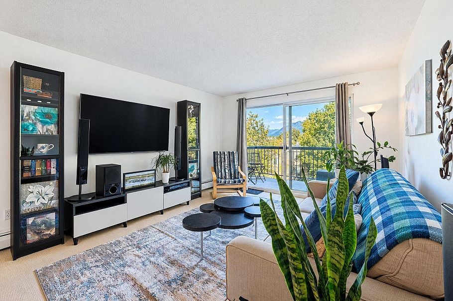 312 2320 Trinity Street Vancouver, BC - 1