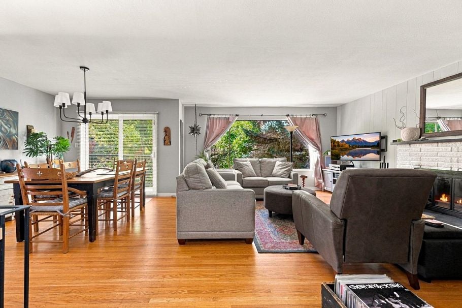 950 Tollcross Road North Vancouver, BC - 3