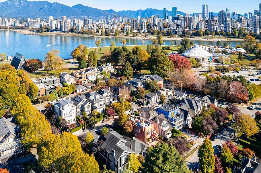 1881 Whyte Avenue Vancouver, BC - 33