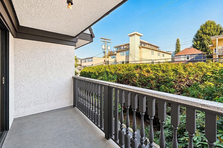 214 310 W 3rd Street North Vancouver, BC - 11