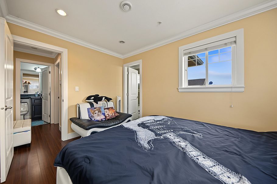 1124 E 12th Avenue Vancouver, BC - 22