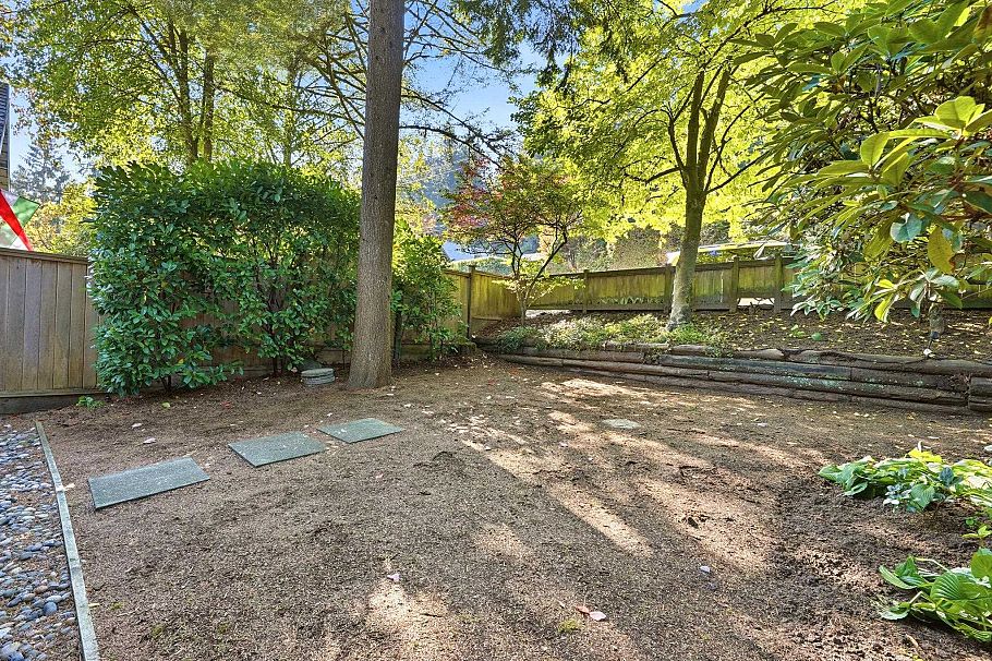 1720 Deep Cove Road North Vancouver, BC - 37