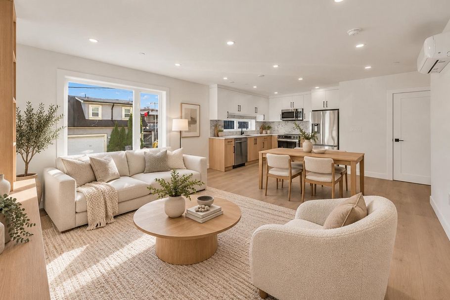 3036 E 5th Avenue Vancouver, BC - 2