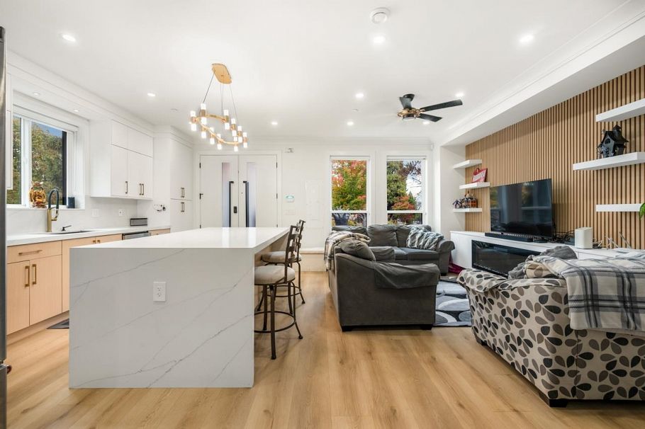 425 N Kaslo Street Vancouver, BC - 3
