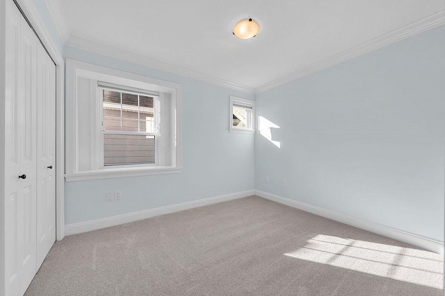 2411 George Street North Vancouver, BC - 3