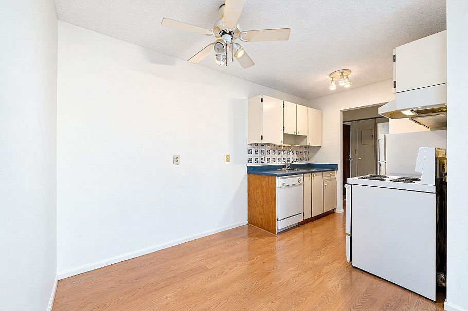 214 310 W 3rd Street North Vancouver, BC - 17