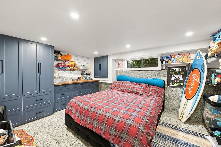 1720 Deep Cove Road North Vancouver, BC - 29