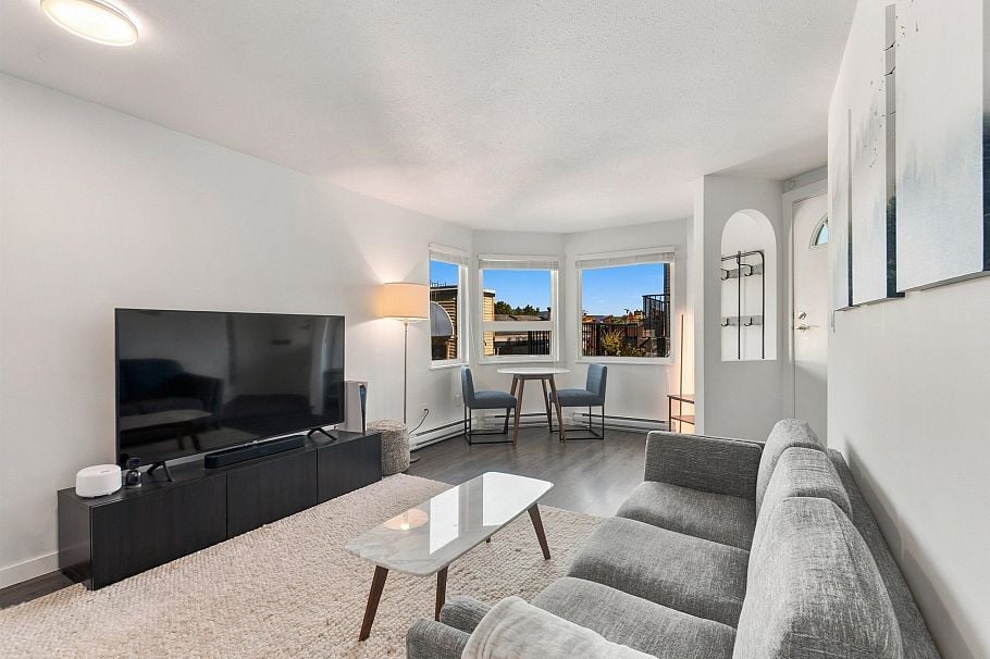 5 1101 W 8th Avenue Vancouver, BC - 1