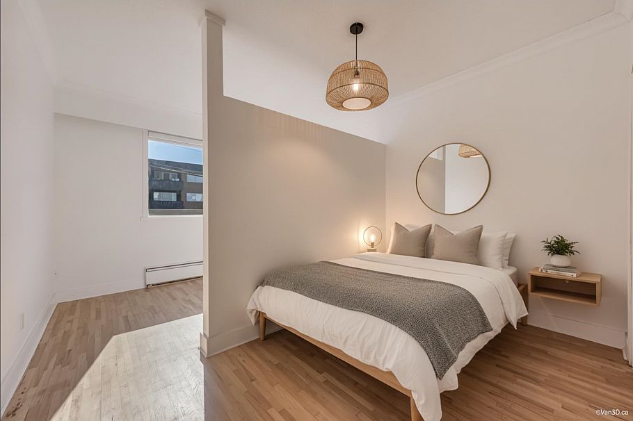 111 235 E 13th Street North Vancouver, BC - 17