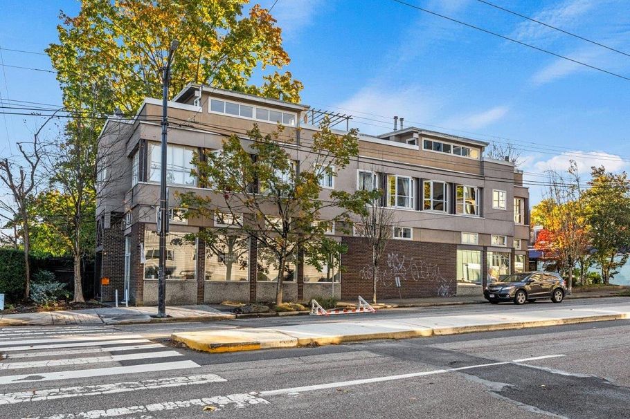 1 2450 Alma Street Vancouver, BC - 23