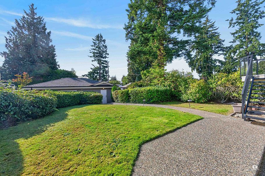 3838 W 38th Avenue Vancouver, BC - 39