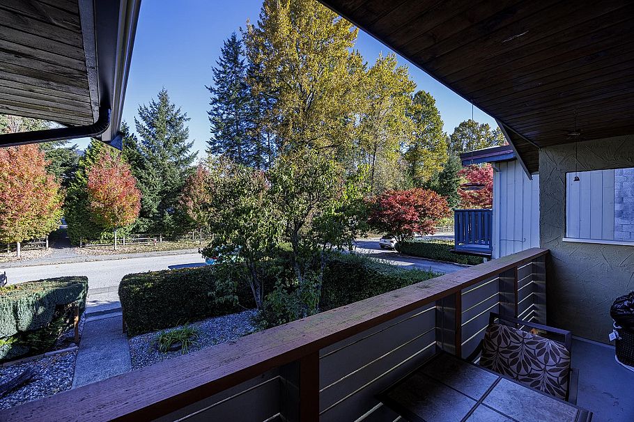 741 E 18th Street North Vancouver, BC - 35