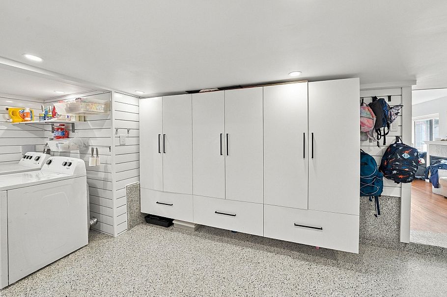 1720 Deep Cove Road North Vancouver, BC - 33