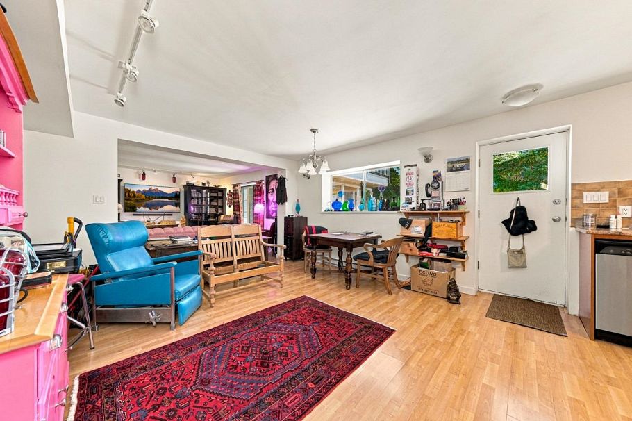 950 Tollcross Road North Vancouver, BC - 19