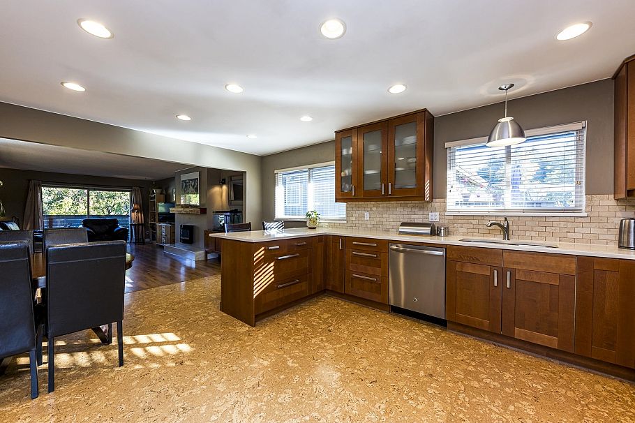 741 E 18th Street North Vancouver, BC - 6