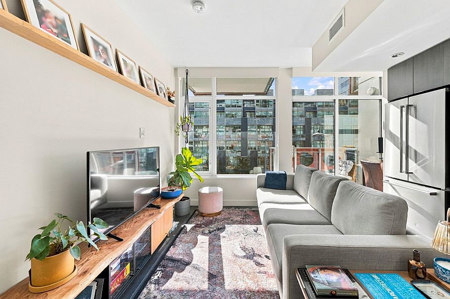 312 161 E 1st Avenue Vancouver, BC - 4